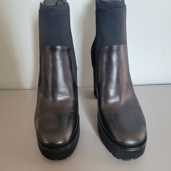 NIB Michael Kors Cramer boot - Picture 4 of 5